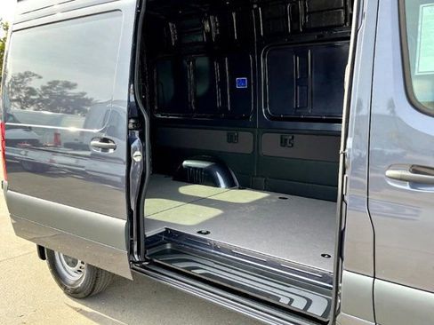 New 2024 Mercedes-Benz Sprinter 2500 image 24