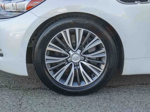 Used 2017 Kia K900 Luxury image 10