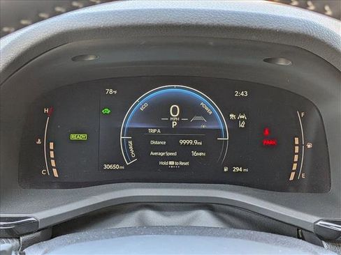 Used 2025 Toyota Camry SE image 11