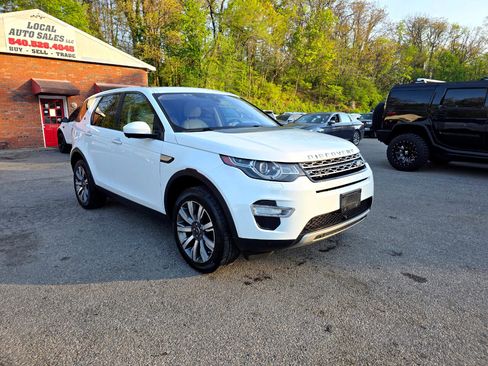Used 2017 Land Rover Discovery Sport HSE Luxury image 3