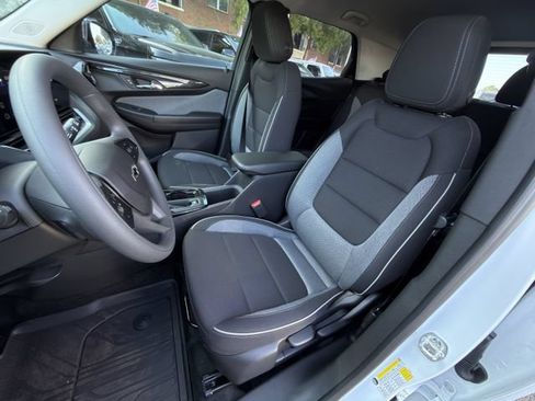 New 2026 Chevrolet TrailBlazer LT w/ Midnight Edition FWD image 18