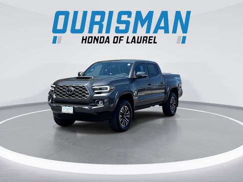 Used 2020 Toyota Tacoma TRD Sport w/ Technology Package AWD/4WD image 4