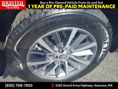 Used 2018 Toyota Highlander XLE AWD/4WD image 11