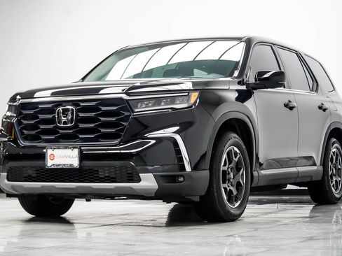Used 2025 Honda Pilot EX-L image 9