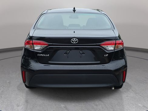 Used 2025 Toyota Corolla LE FWD image 6