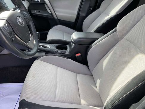 Used 2018 Toyota RAV4 XLE FWD image 24