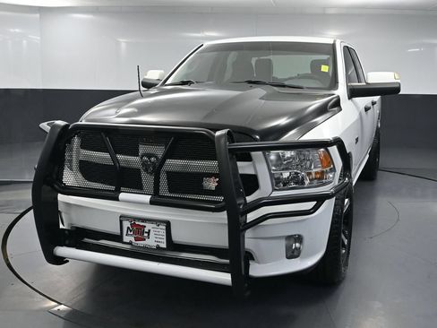 Used 2019 RAM 1500 Express w/ Express Value Package AWD/4WD image 13
