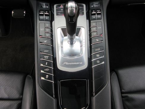 Used 2013 Porsche Panamera S image 47