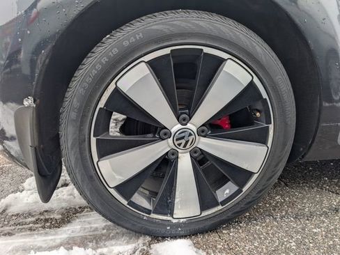 Used 2013 Volkswagen Beetle 2.0T image 22