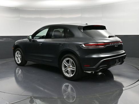 Certified 2025 Porsche Macan AWD/4WD image 3