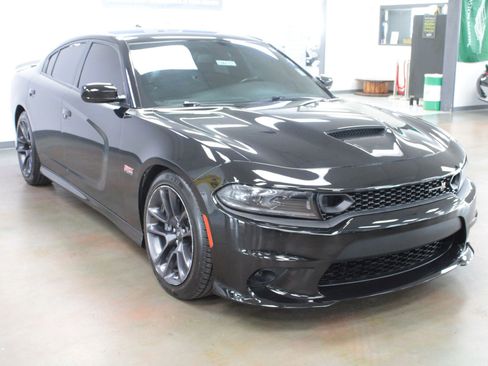 Used 2022 Dodge Charger Scat Pack image 3