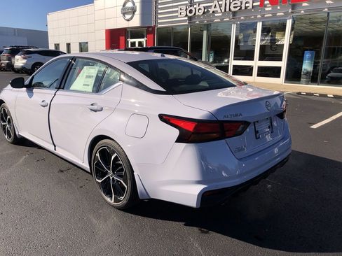 New 2025 Nissan Altima 2.5 SR w/ SR Premium Package image 12