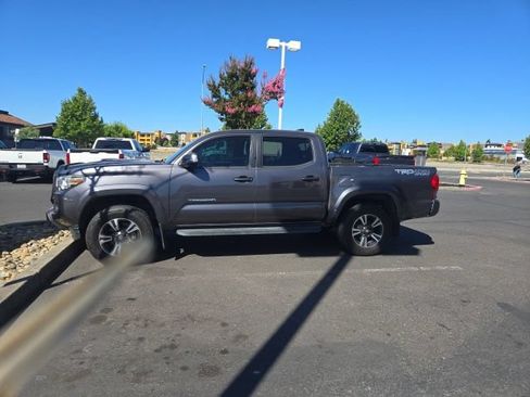 Certified 2017 Toyota Tacoma TRD Sport w/ Premium & Technology Package AWD/4WD image 16