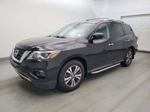 Used 2020 Nissan Pathfinder SV w/ Cargo Package FWD image 2