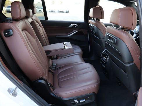 Used 2020 BMW X7 M50i w/ Cold Weather Package image 34