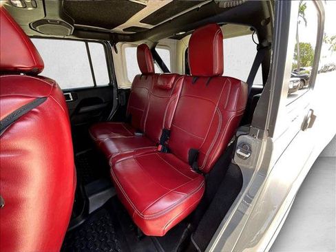 Used 2019 Jeep Wrangler Unlimited Sahara AWD/4WD image 27