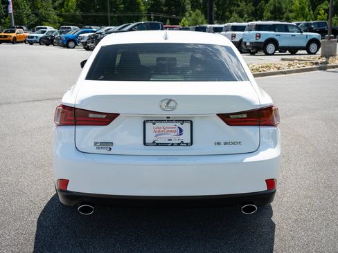 Used 2016 Lexus IS 200t RWD image 8