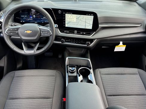 Used 2026 Chevrolet Equinox LT w/ Safety and Technology Package image 16