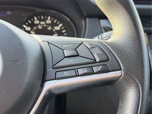 Used 2020 Nissan Rogue Sport SV image 16