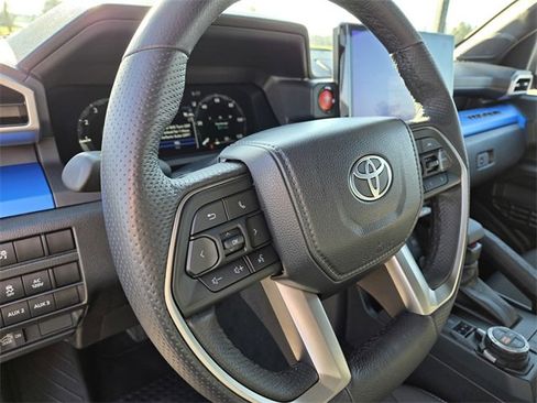 Used 2025 Toyota Tacoma TRD Off-Road image 20