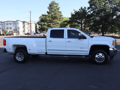 Used 2018 GMC Sierra 3500 SLT w/ Duramax Plus Package AWD/4WD image 3