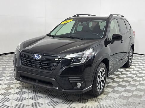 Used 2024 Subaru Forester Premium AWD/4WD image 10
