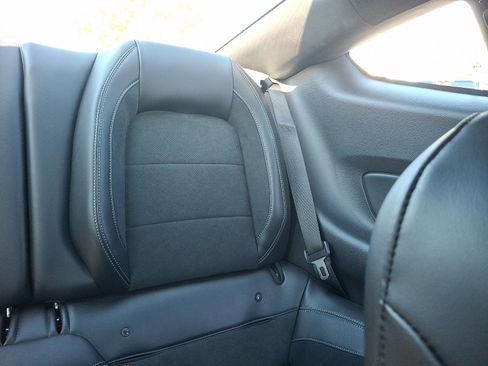 Used 2016 Ford Mustang Shelby GT350 w/ Technology Package image 20