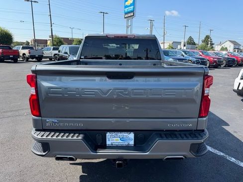 Used 2020 Chevrolet Silverado 1500 Custom w/ Custom Value Package AWD/4WD image 4