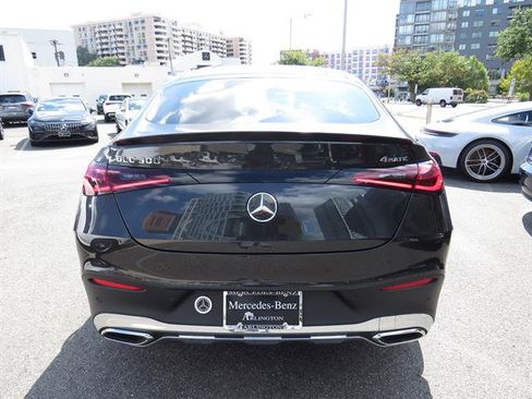 Used 2026 Mercedes-Benz GLC 300 4MATIC image 3