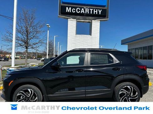 New 2026 Chevrolet TrailBlazer RS w/ Convenience Package AWD/4WD image 2