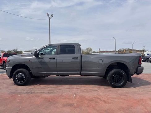 New 2026 RAM 3500 Big Horn AWD/4WD image 9
