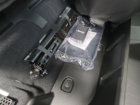 New 2025 Jeep Gladiator Sport image 77