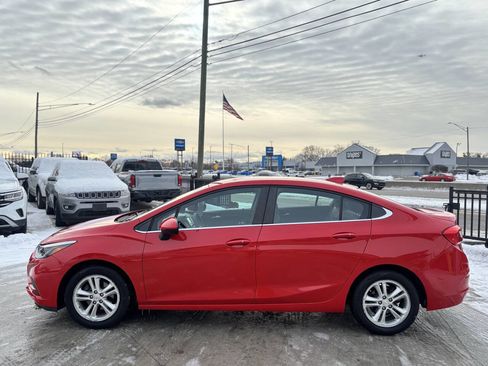 Used 2017 Chevrolet Cruze LT w/ Convenience Package FWD image 6