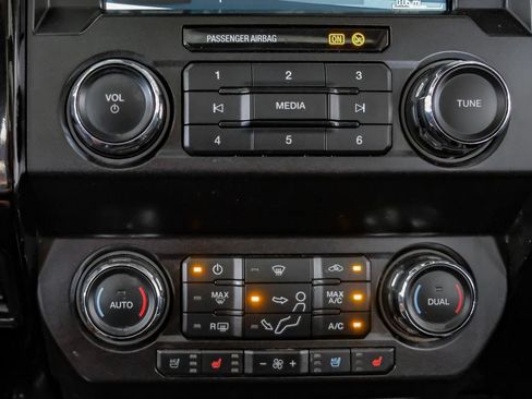 Used 2019 Ford F250 Lariat w/ Lariat Ultimate Package AWD/4WD image 26