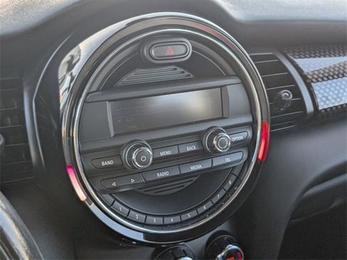 Used 2015 MINI Cooper S image 21