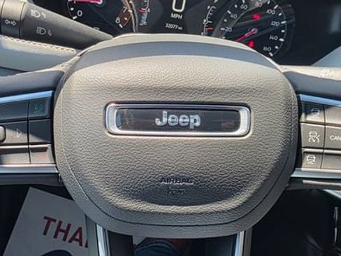 Used 2025 Jeep Compass Limited AWD/4WD image 18