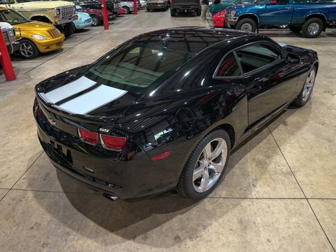 Used 2010 Chevrolet Camaro SS RWD image 17