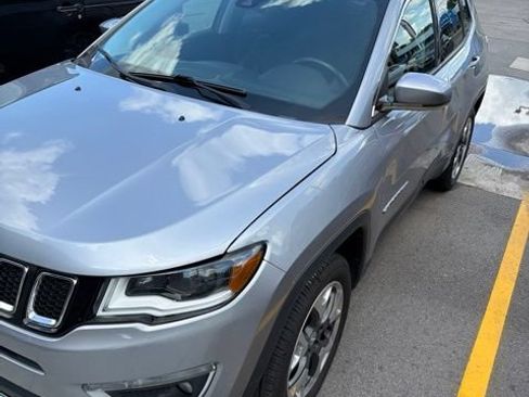 Used 2018 Jeep Compass Limited w/ Navigation Group AWD/4WD image 3