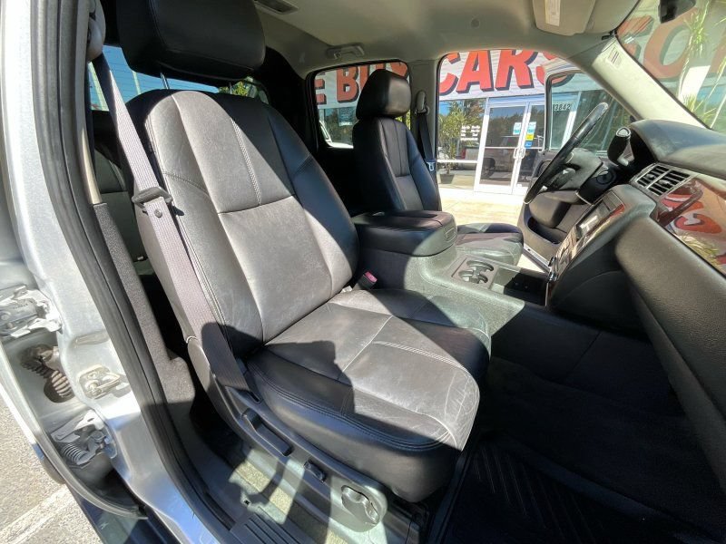 Used 2012 Chevrolet Avalanche LT AWD/4WD image 18