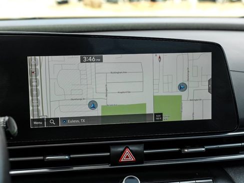 Used 2023 Hyundai Elantra Limited FWD image 21