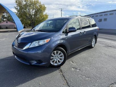 Used 2016 Toyota Sienna LE