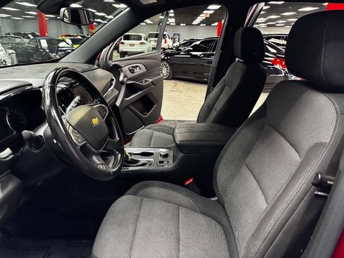 Used 2022 Chevrolet Traverse LT image 34