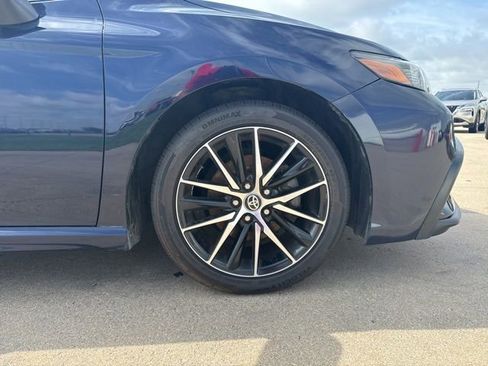 Used 2021 Toyota Camry SE FWD image 13