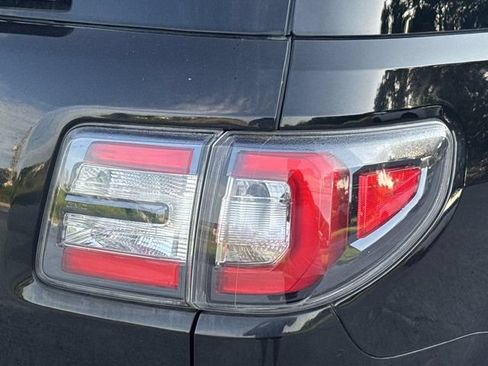 Used 2016 GMC Acadia SLT w/ Open Road Package FWD image 10
