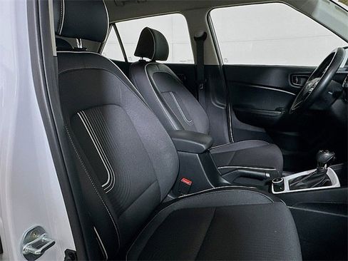 Used 2022 Hyundai Venue Limited image 26