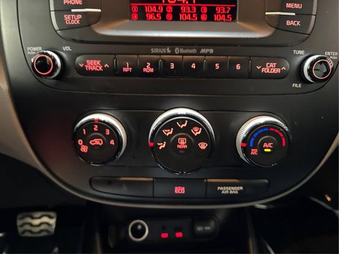 Used 2014 Kia Soul FWD image 30