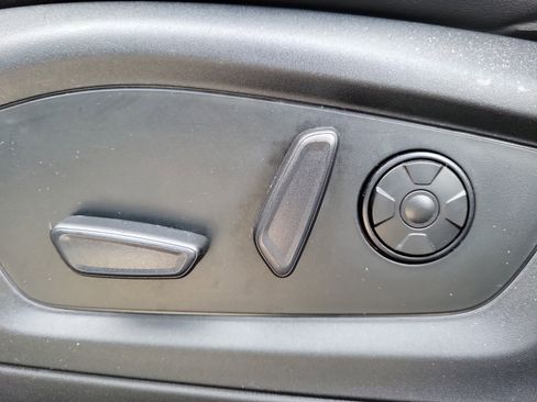 Certified 2021 Ford Explorer Platinum w/ Equipment Group 601A image 23