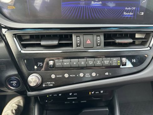 Used 2022 Lexus ES 300h F Sport image 36