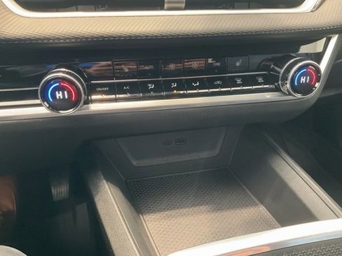 New 2026 Chevrolet Equinox LT image 21