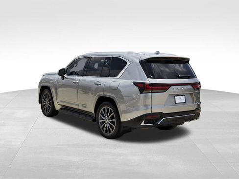 Used 2023 Lexus LX 600 F Sport w/ Accessory Package (Z1) AWD/4WD image 3